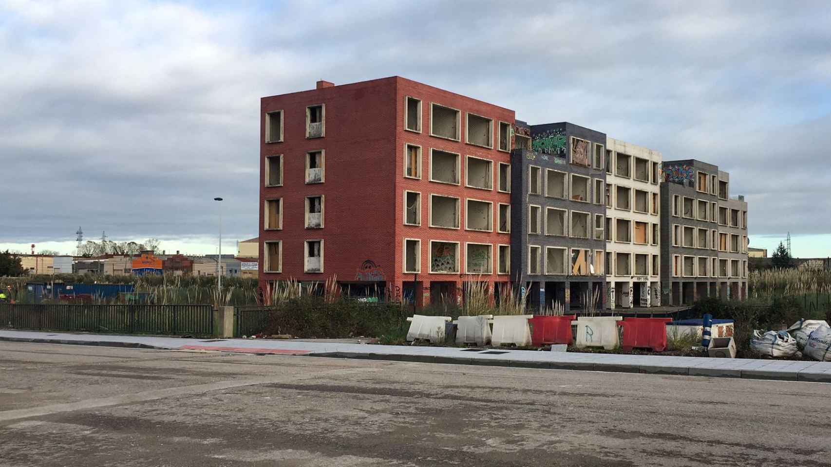 El 'Hotel Albania' o 'Morri', donde viven algunos de los jóvenes albaneses en Santander.