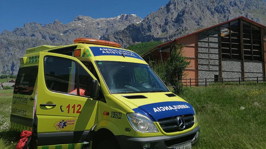 Imagen de una ambulancia del Sacyl