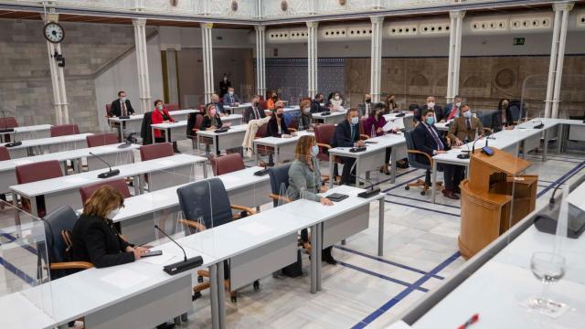 Los diputados de PSOE, Cs y Podemos no han asistido a la votación para mostrar su malestar con el PP.