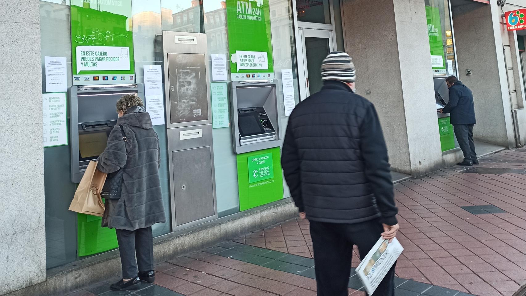 Los sindicatos desconvocan la huelga general tras llegar a un preacuerdo en el ERE de Unicaja