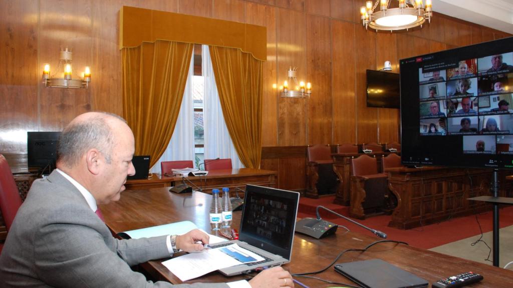 José María Barrios durante el pleno online