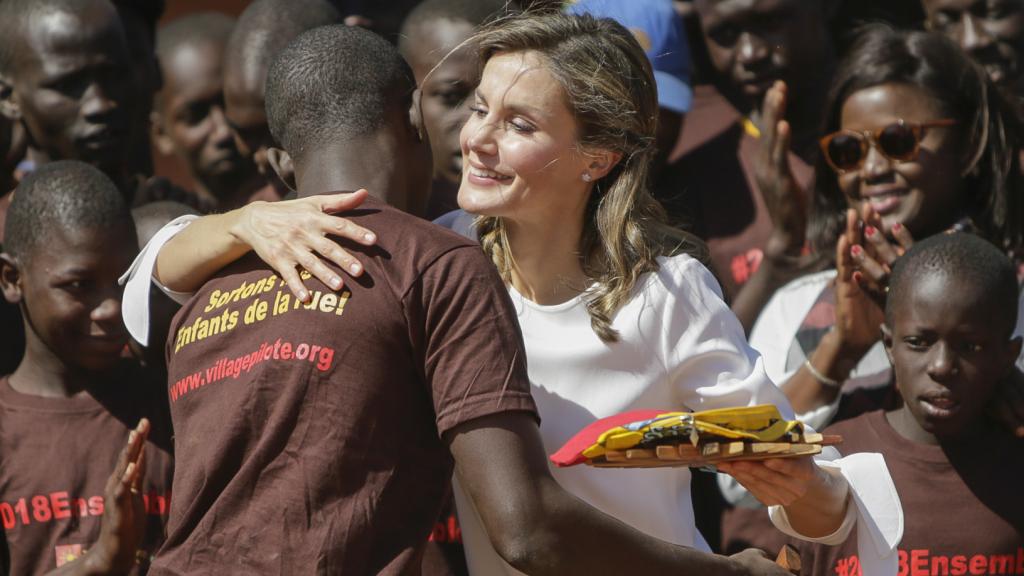 La reina Letizia durante su visita a Senegal en diciembre de 2017.