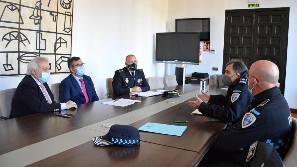 Un instante de la Junta Local de Seguridad celebrada en el Ayuntamiento de Toledo.