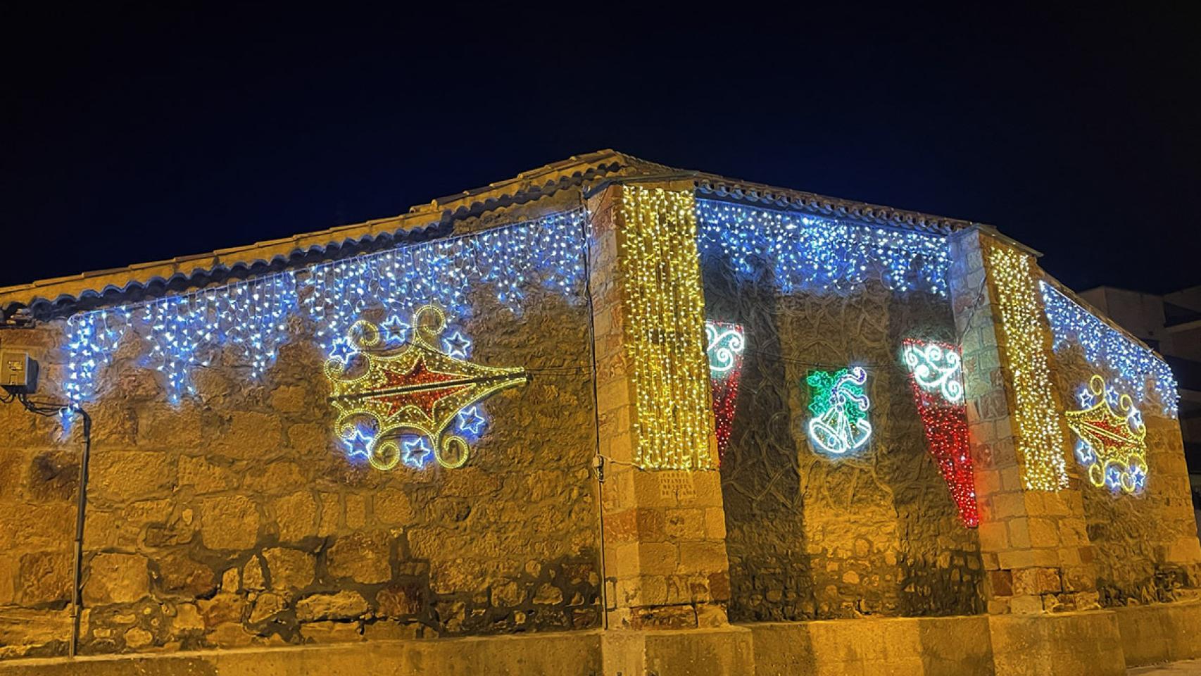 La luz de la Navidad ilumina Carbajosa de la Sagrada