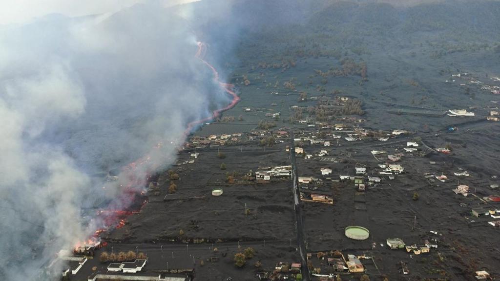 Vista aérea de las nuevas coladas en La Palma.