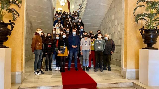 El concejal de Juventud en el Ayuntamiento de Salamanca, Ángel Fernández, ha recibido en la mañana de este domingo a los participantes