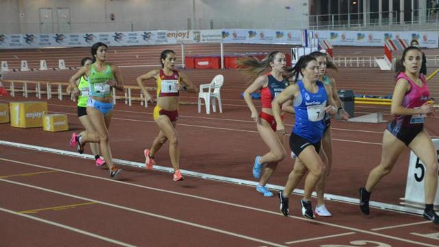 El Vino Toro Caja Rural cumple en el autonómico mixto sub16 y absoluto en pista cubierta