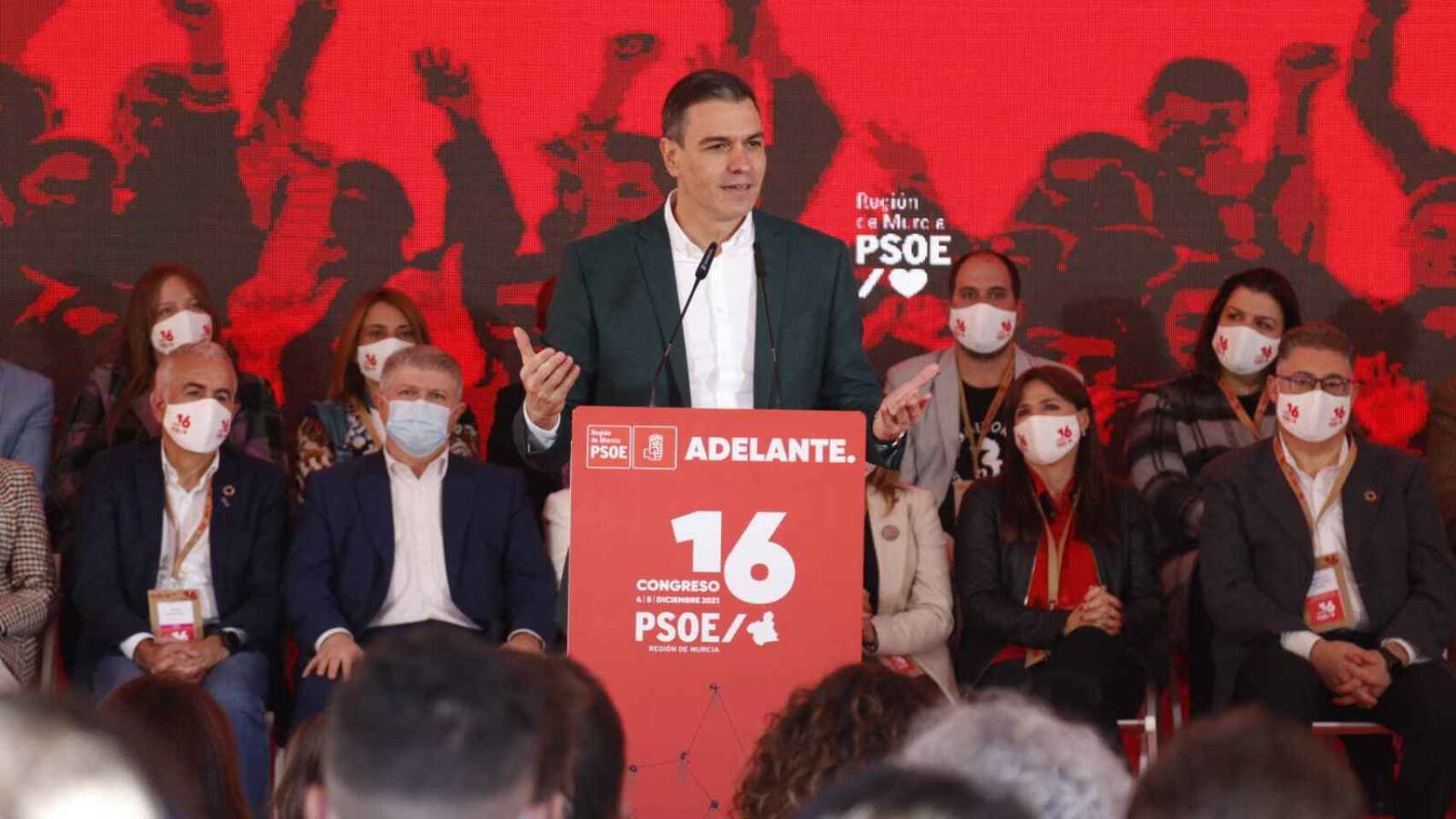 Pedro Sánchez, este sábado, en la clausura del Congreso del PSOE en Murcia.
