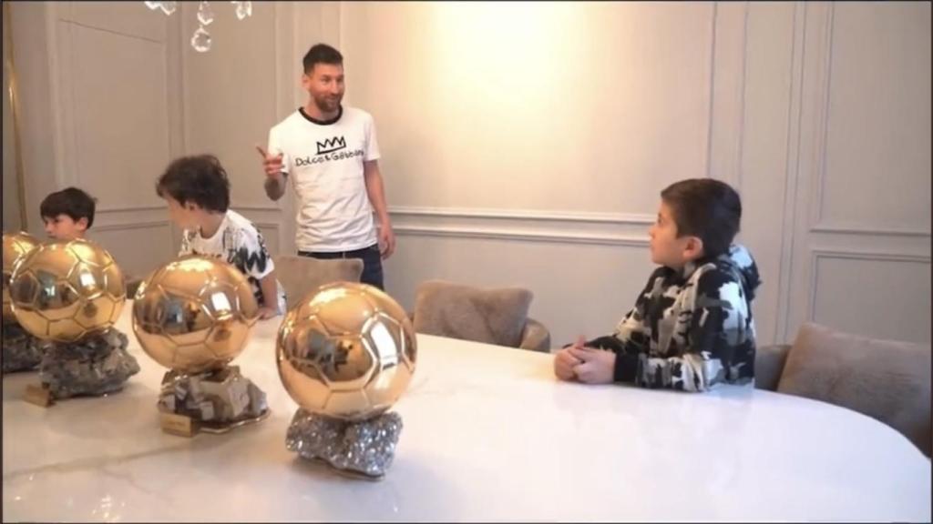 Thiago habla con su padre Leo Messi del Balón de Oro