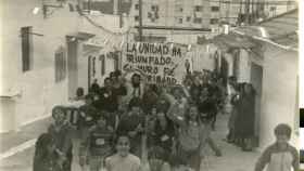 Manifestación celebratoria de la caída del muro de la vergüenza en El Palo, Málaga