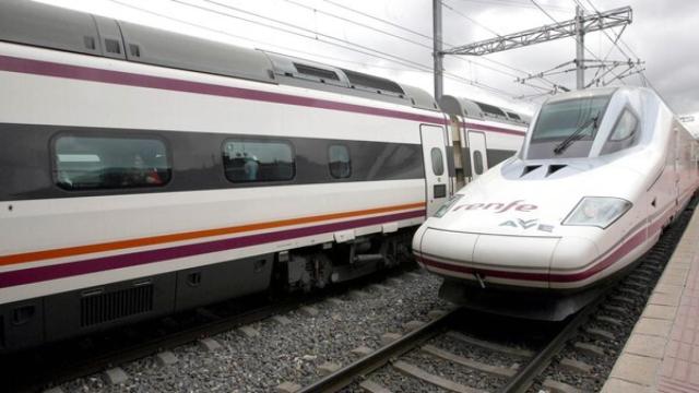 Un tren en las vías de Castilla y León