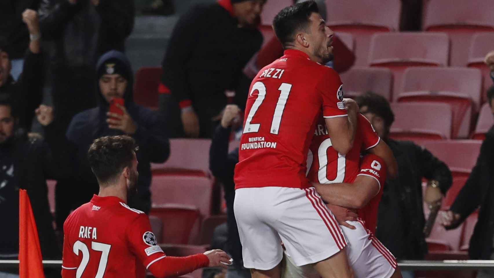 Los jugadores del Benfica celebran un gol en la Champions League 2021/2022