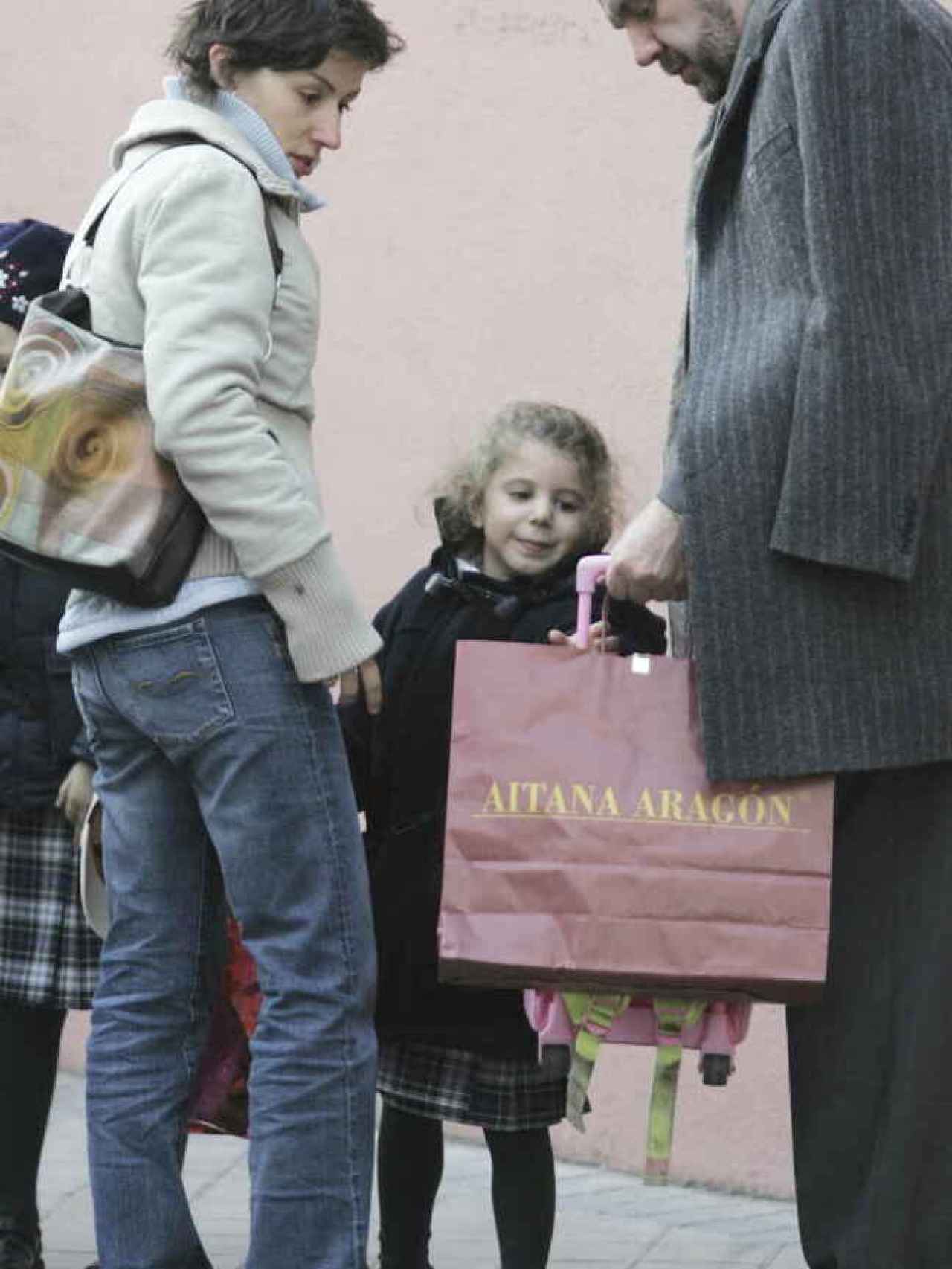 Érika Ortiz, su padre, Jesús Ortiz, y su hija, Carla Vigo en una imagen de archivo.
