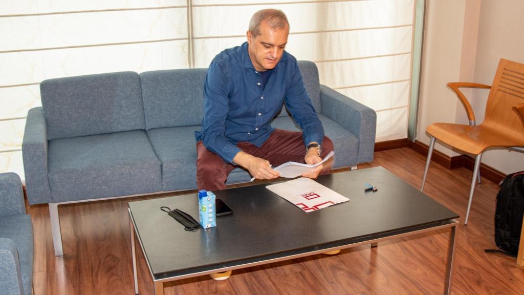 El camerino es el lugar en el que Ramón come, estudia y prepara el programa.