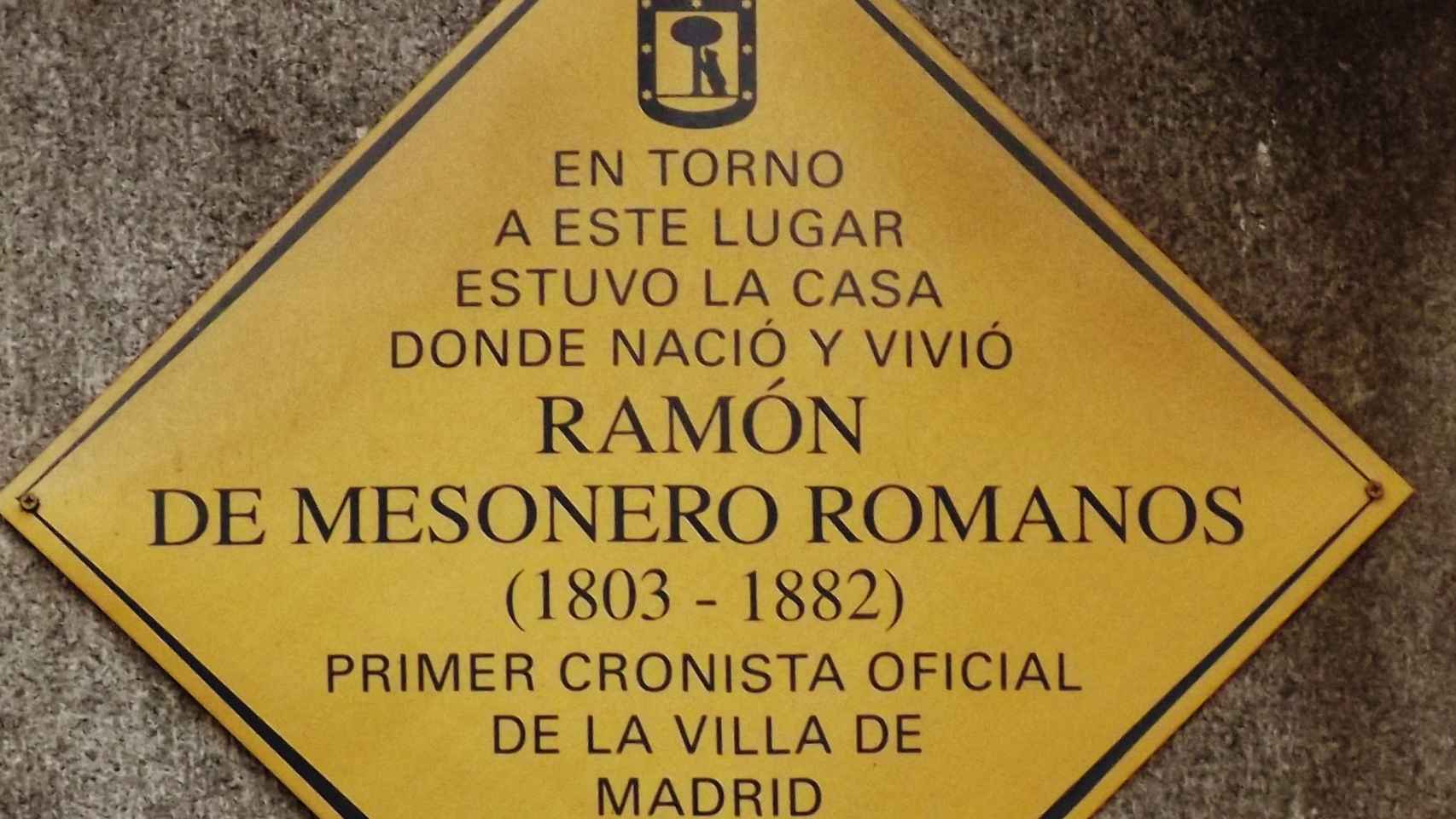 Cartel en la calle Mesonero Romanos, cercana a la Gran Vía y Plaza del Callao.
