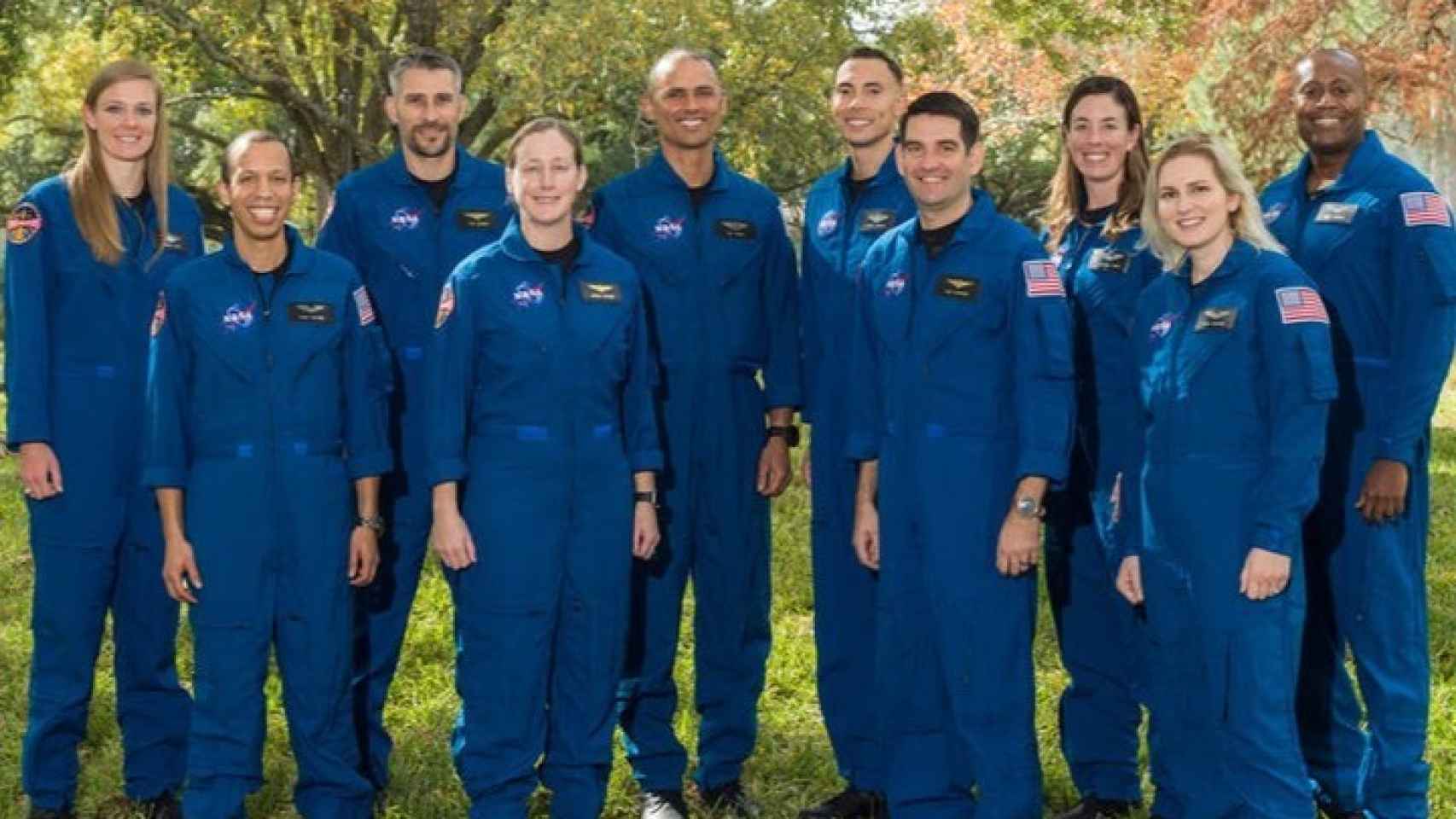 Christina Birch junto a sus compañeros del grupo de la NASA