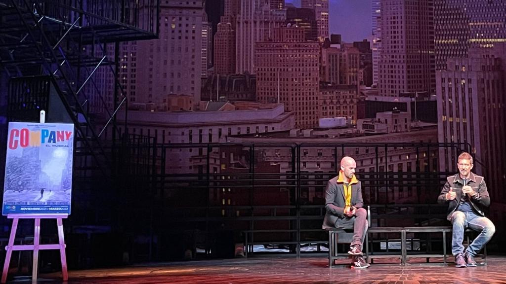 Antonio Banderas y Joan Rodón, en la charla en el Teatro del Soho.