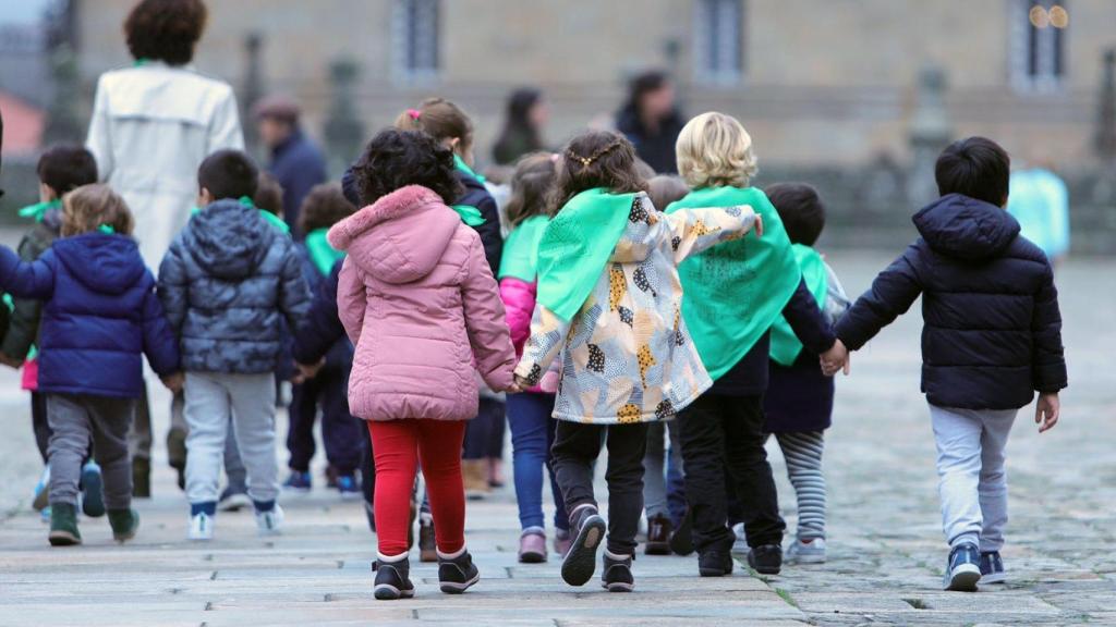 El 80% de los positivos en colegios gallegos son menores no vacunados