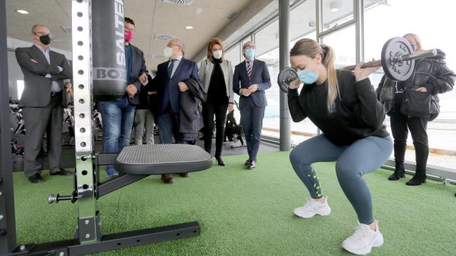 Javier Ortega durante la visitas a las nuevas instalaciones del centro