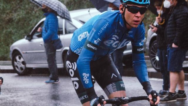 Alex Martín, ciclista del equipo EOLO Kometa de Alberto Contador