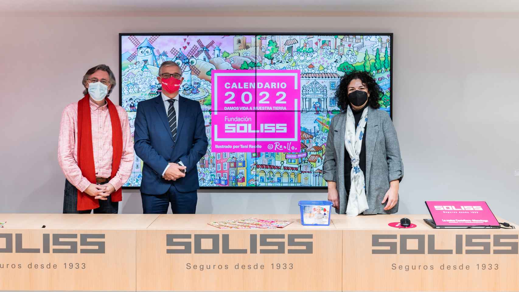 Soliss presenta en Toledo su calendario solidario 2022 con ilustraciones de Toni Reollo