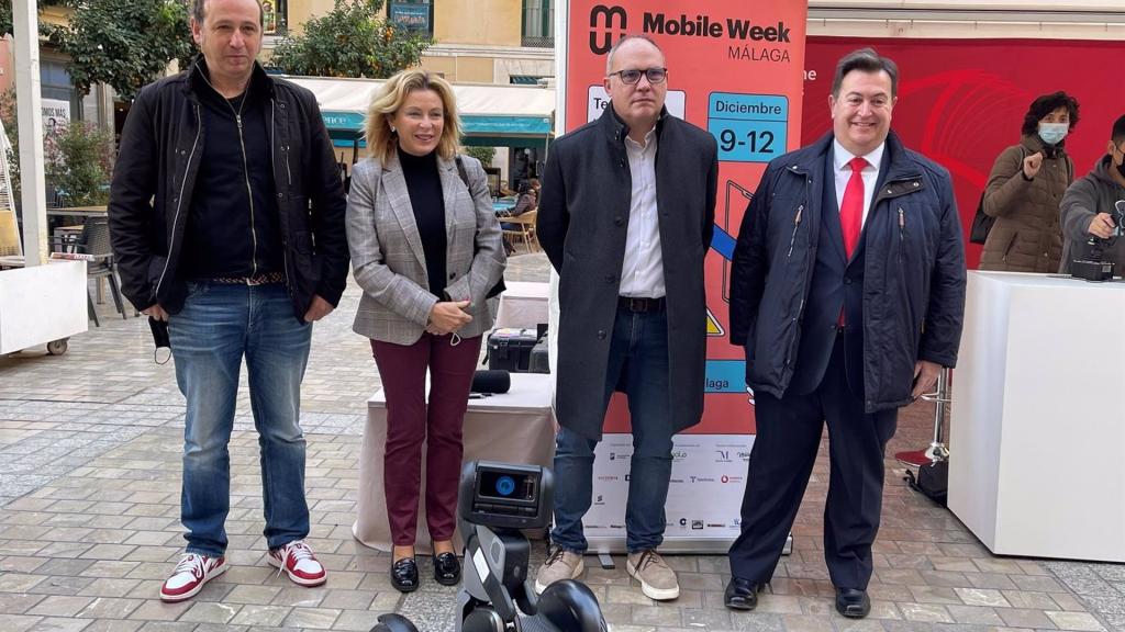 Presentación del asistente con tecnología 5G.