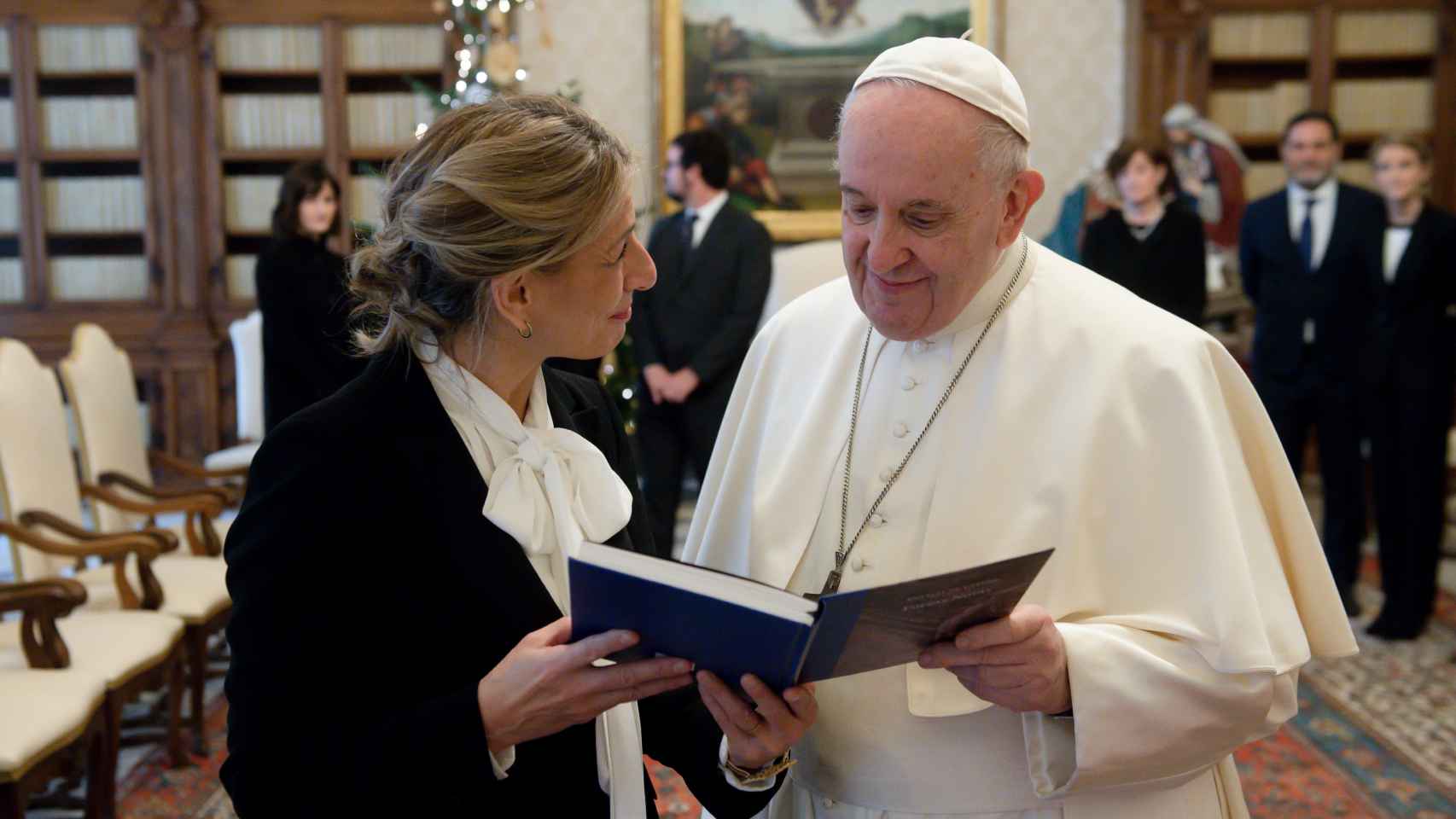 Yolanda Díaz durante su visita de este sábado con el Papa Francisco.