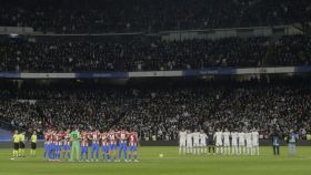 Minuto de silencio por Manolo Santana en el Estadio Santiago Bernabéu