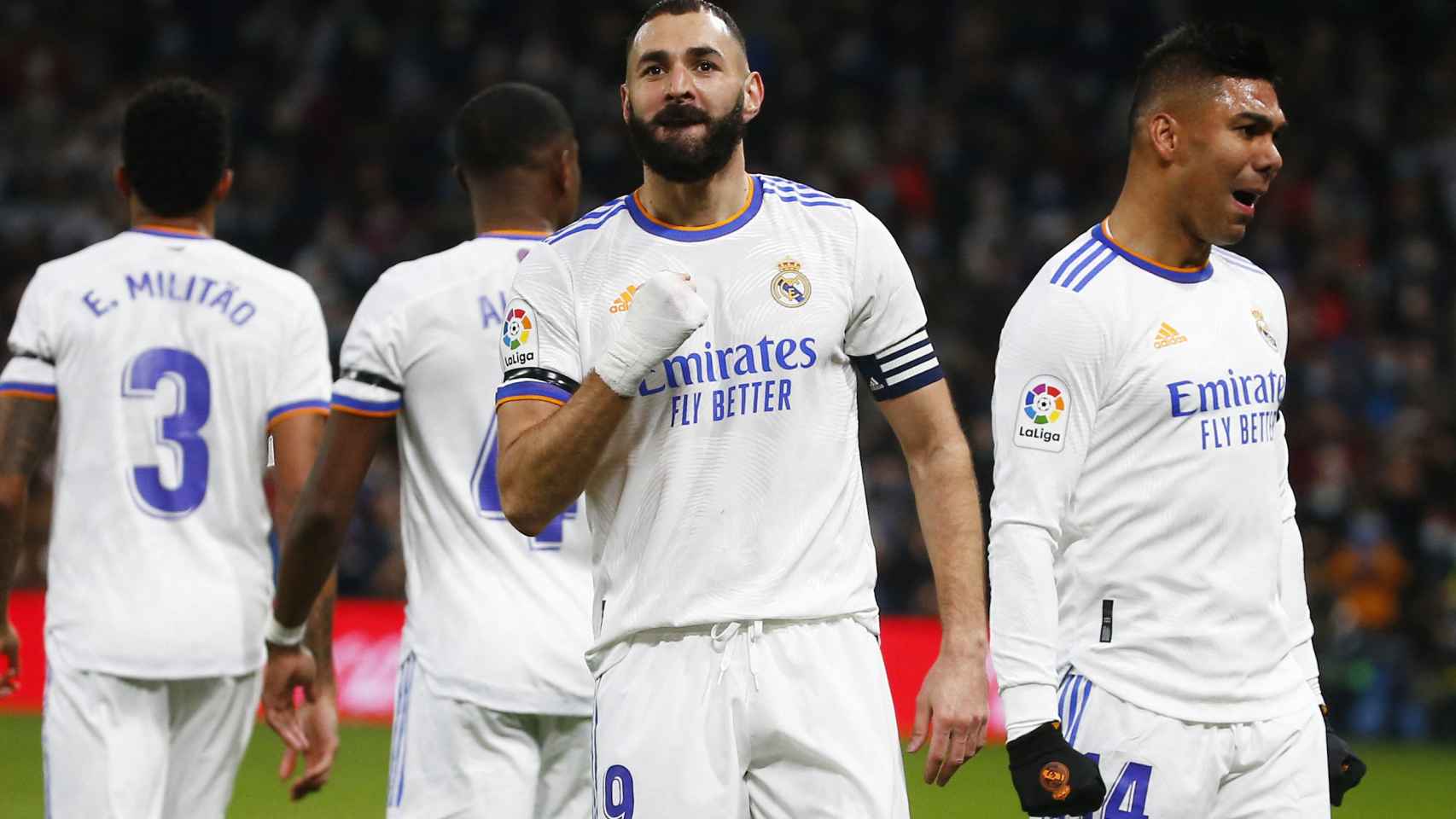 Karim Benzema celebra su gol al Atlético de Madrid