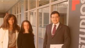 La presidenta de la Fundación Filia, Lucía del Prado, junto al juez y exdiputado de Vox Francisco Serrano.