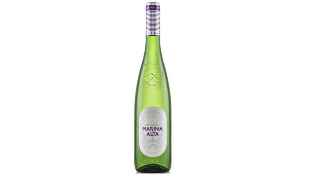 Vino Blanco Marina Alta con uva Moscatel de Alejandría.