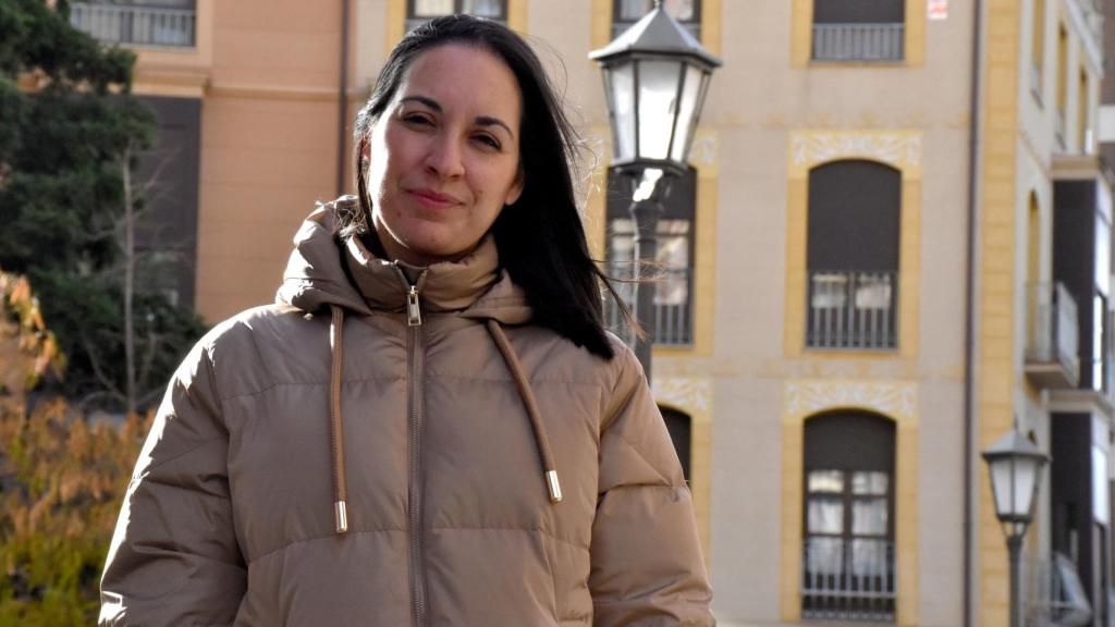 Cruz Lucas, concejala de Ciudadanos, posa en la calle San Torcuato de Zamora