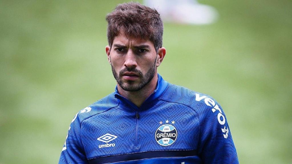 Lucas Silva durante un entrenamiento con Gremio