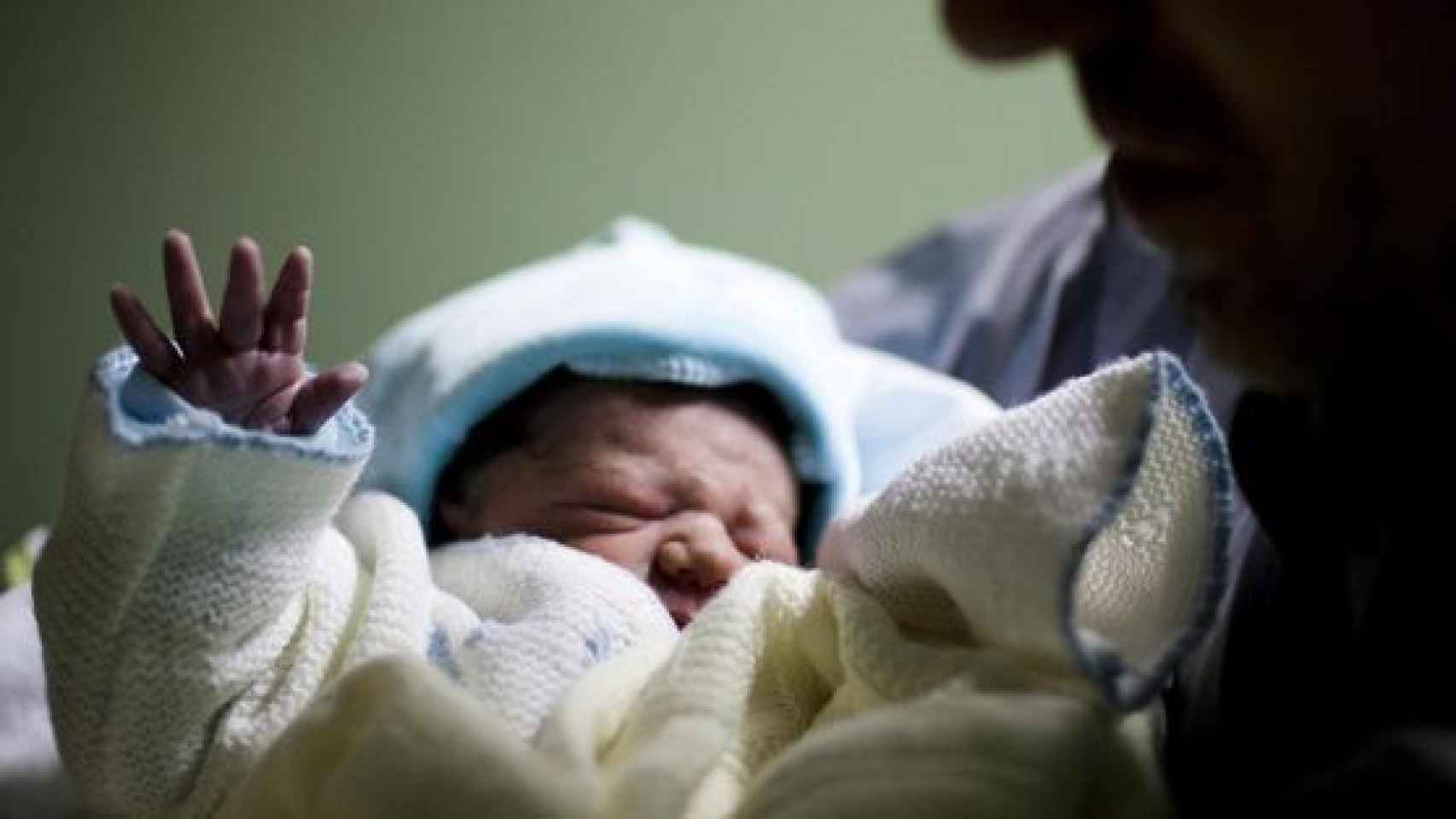 Los nacimientos continúan con su tendencia a la baja en España, uno de los países con menor tasa de fecundidad.