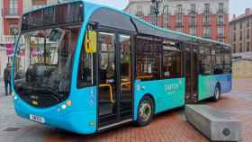 Un autobús de Switch Mobility en la Plaza Mayor de Valladolid