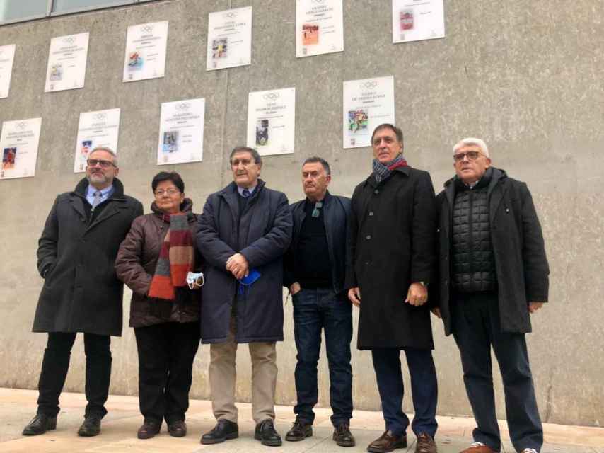 Salamanca homenajea al futbolista González Castaño con una placa en el muro de los olímpicos