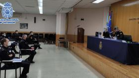 Agentes de la Policía Nacional se forman en A Coruña y Pontevedra sobre los delitos de odio