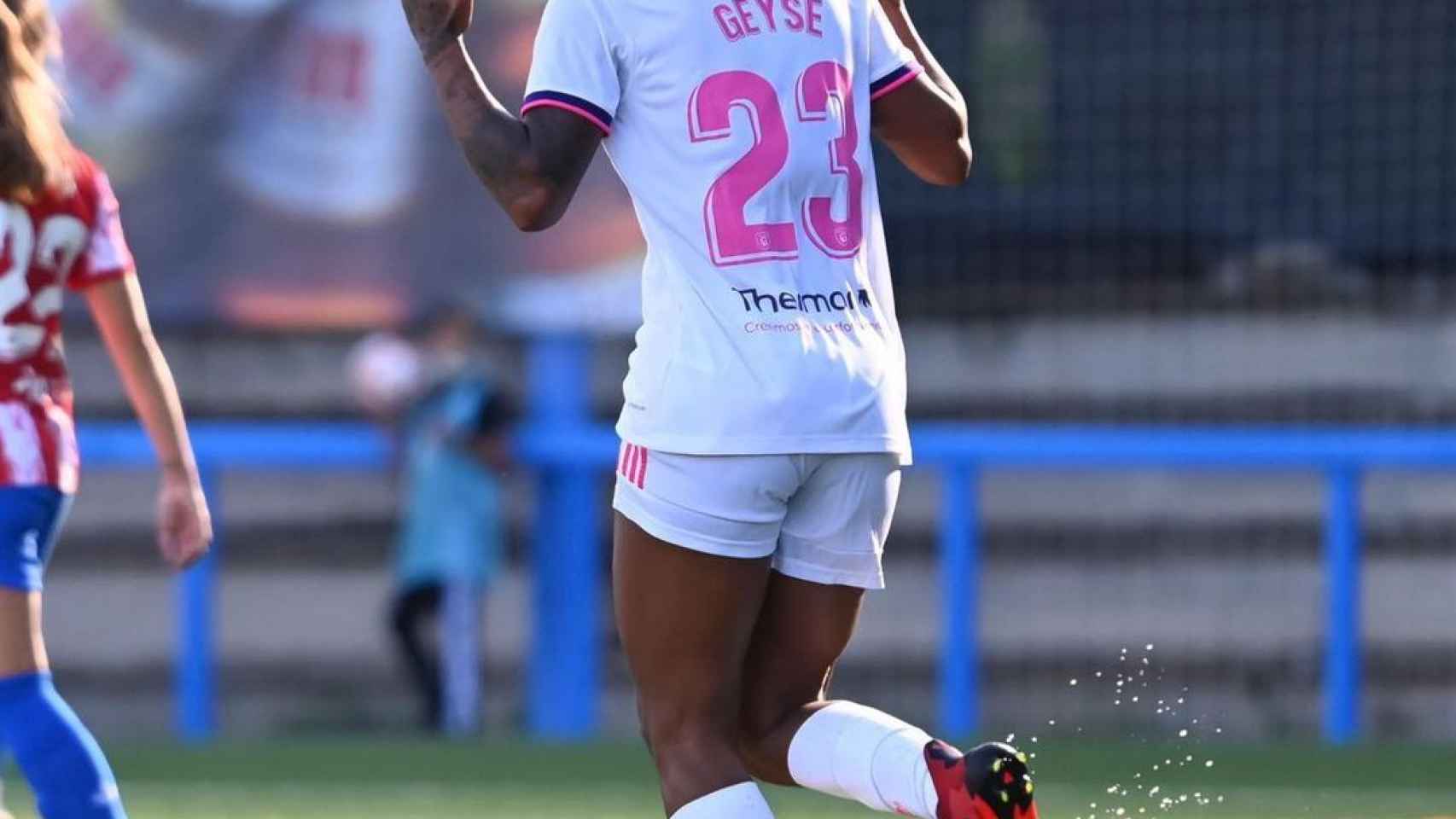 Geyse Ferreira celebra un gol del Madrid CFF en la temporada 2021/2022