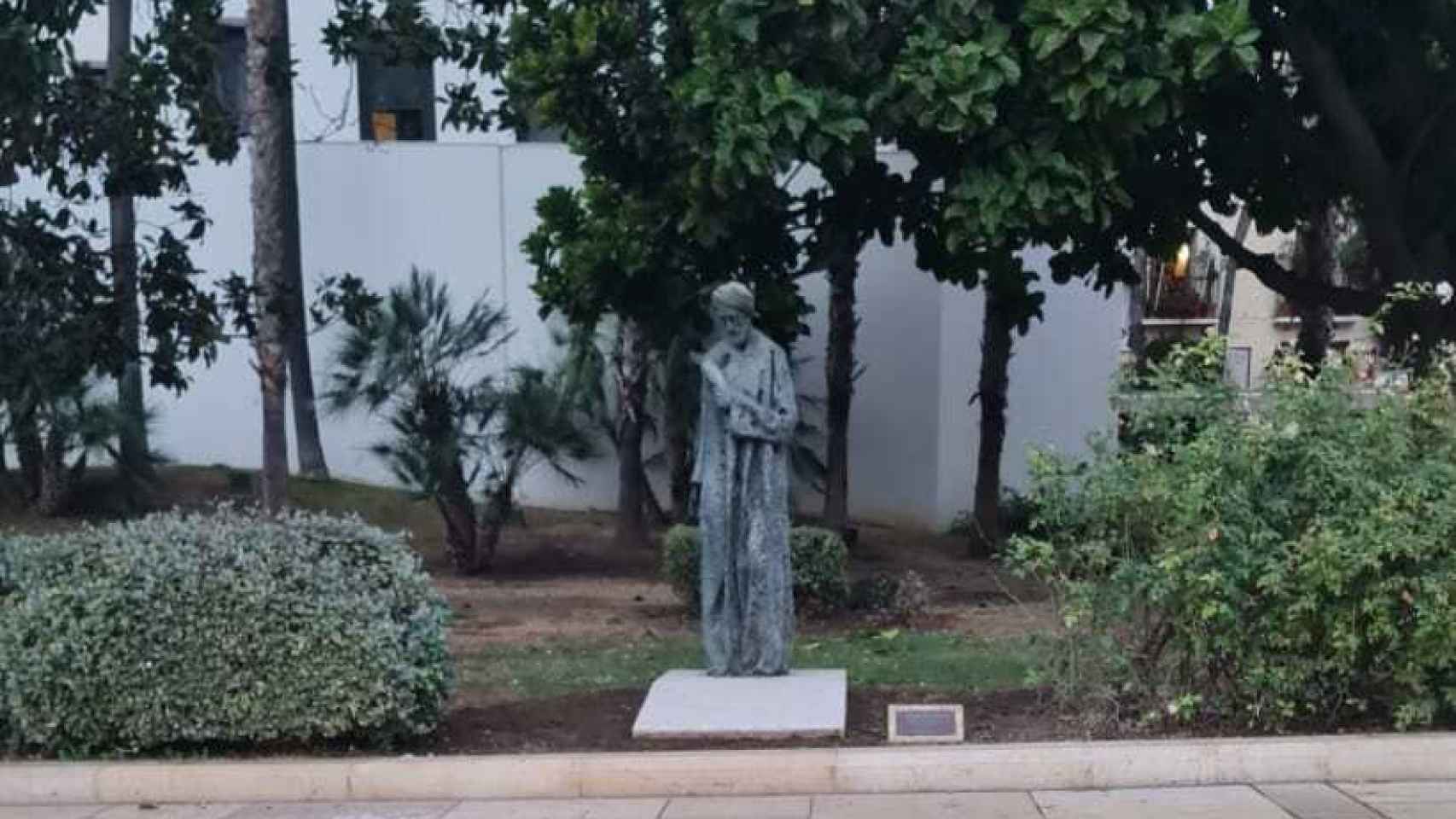 Nueva ubicación de la escultura de Ibn Gabirol en Málaga.