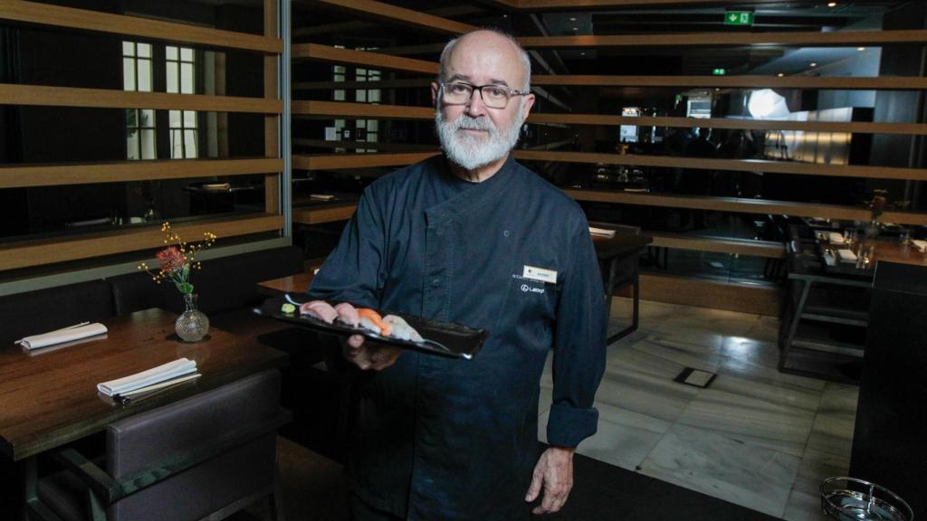 Ricardo Sanz, fundador de Kabuki, con una ración de sushi.