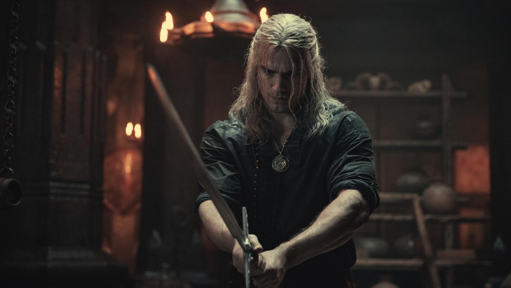 Hablamos con Henry Cavill, protagonista de la segunda temporada de 'The Witcher'.