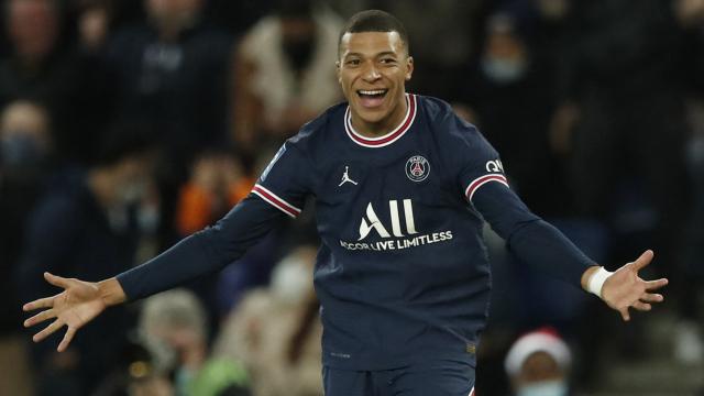 Mbappé celebra un gol con el PSG