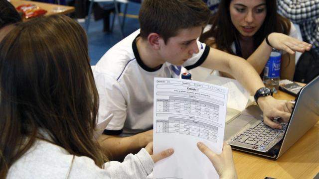 Más de 1.300 jóvenes gallegos compiten por ser los mejores empresarios virtuales de España