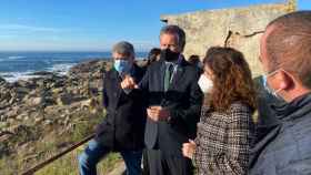 José Miñones ha vistado la parroquia de Mougás junto a la alcaldesa de Oia, Cristina Correa