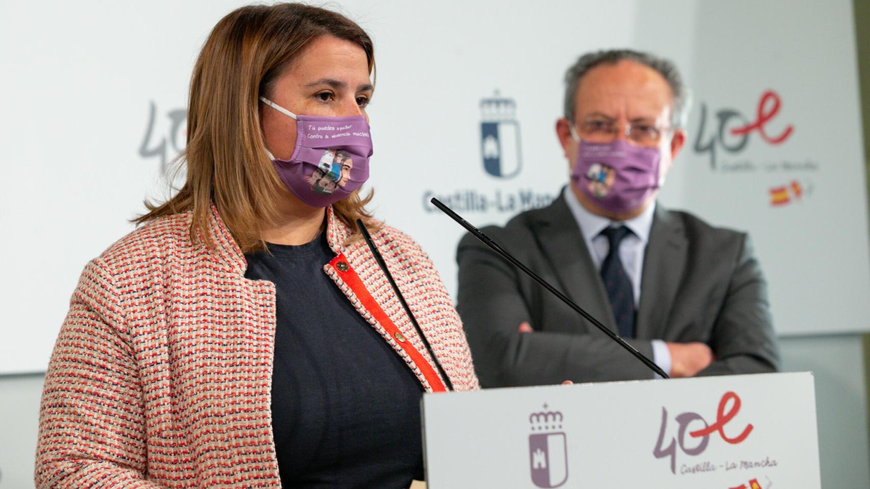 Tita García en la firma del convenio de colaboración en materia de prevención de la violencia de género. Foto: JCCM