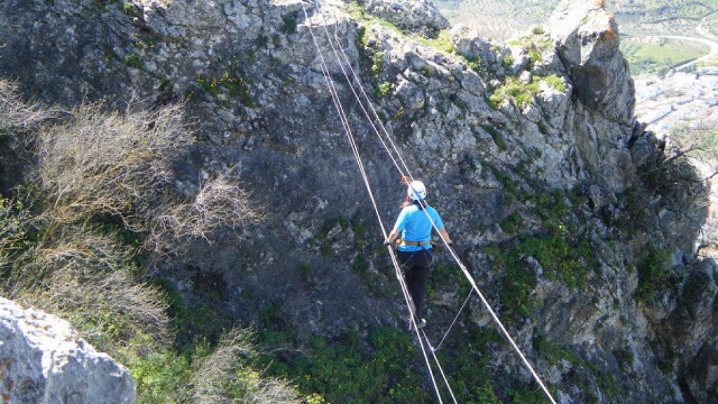 Los puentes tibetanos siempre añaden un plus de divertimento.