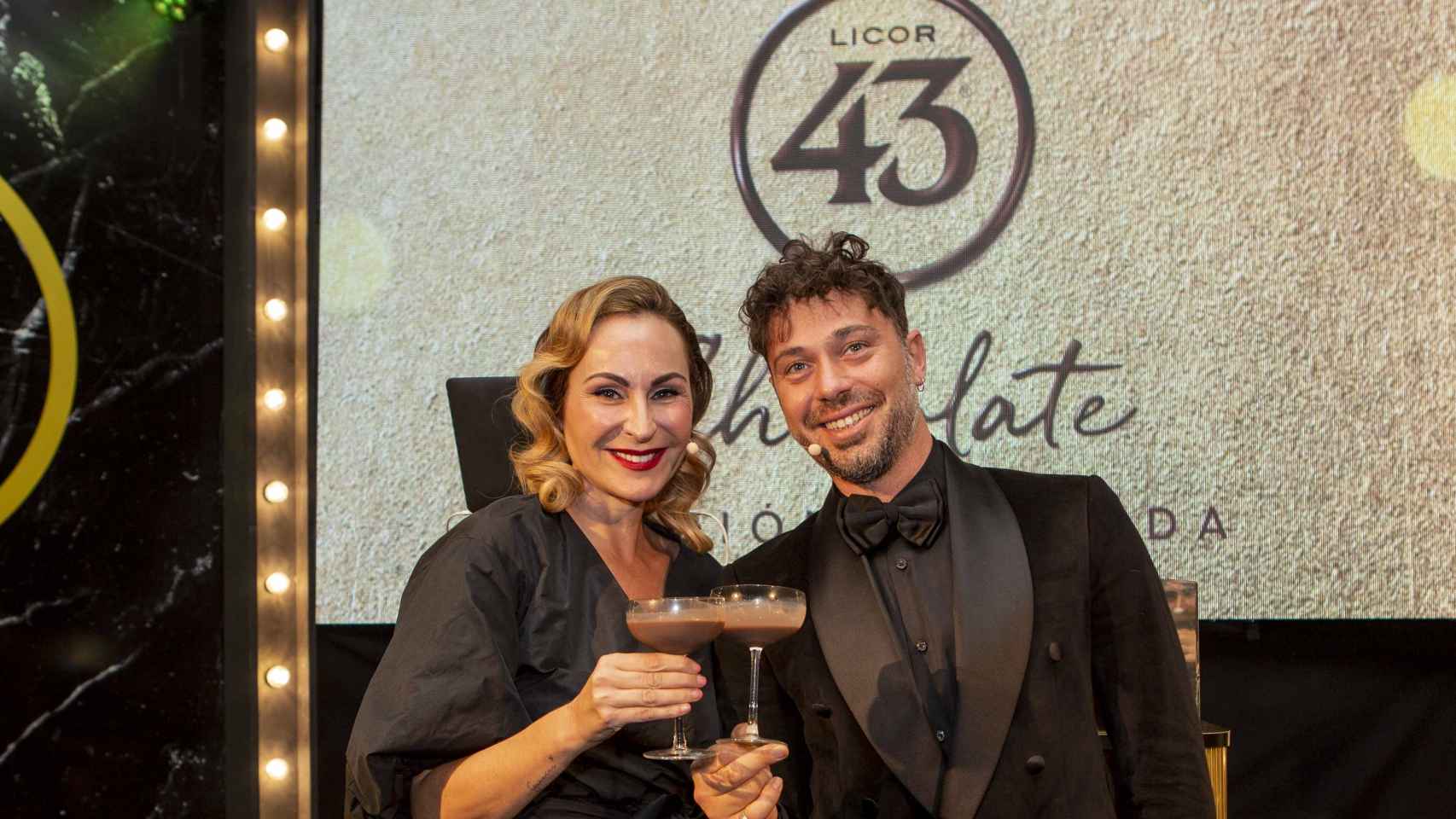 Ana Milán y Luca Bonsignori fueron los presentadores de la gala del 75 Aniversario de Licor 43.