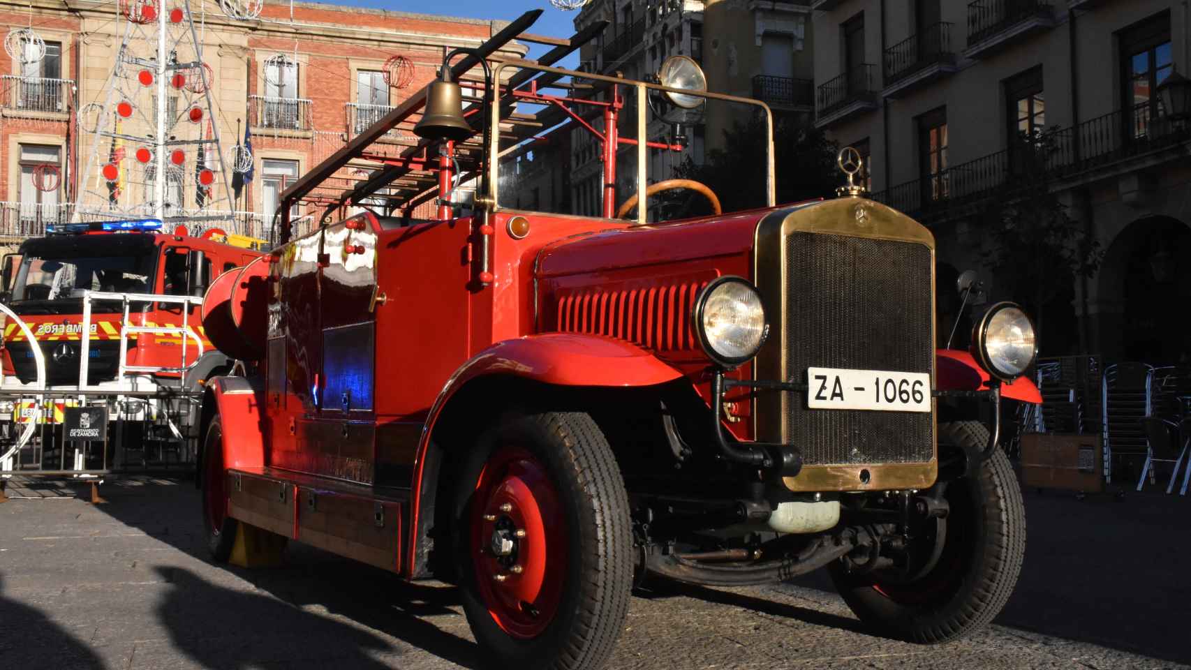 El primer camión de bomberos de Zamora