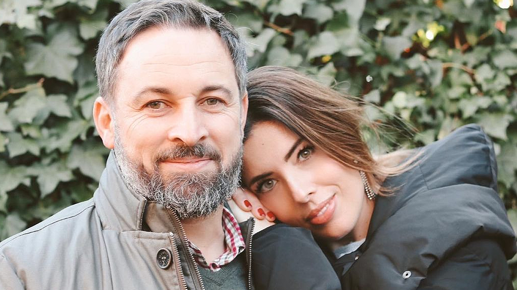 Santiago Abascal y Lidia Bedman ya tienen decorada su casa con motivos navideños.