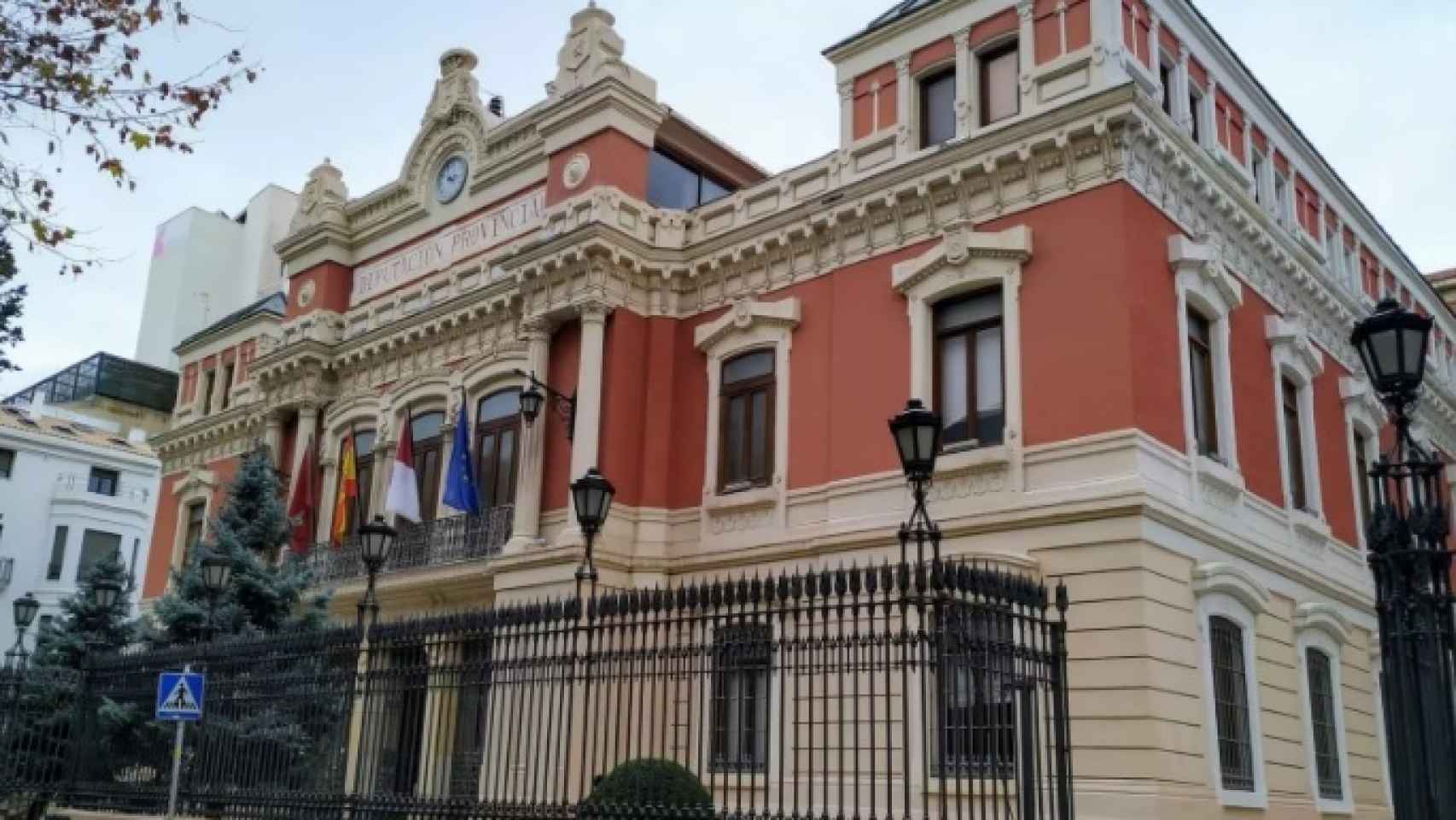 La fachada de la Diputación de Albacete.